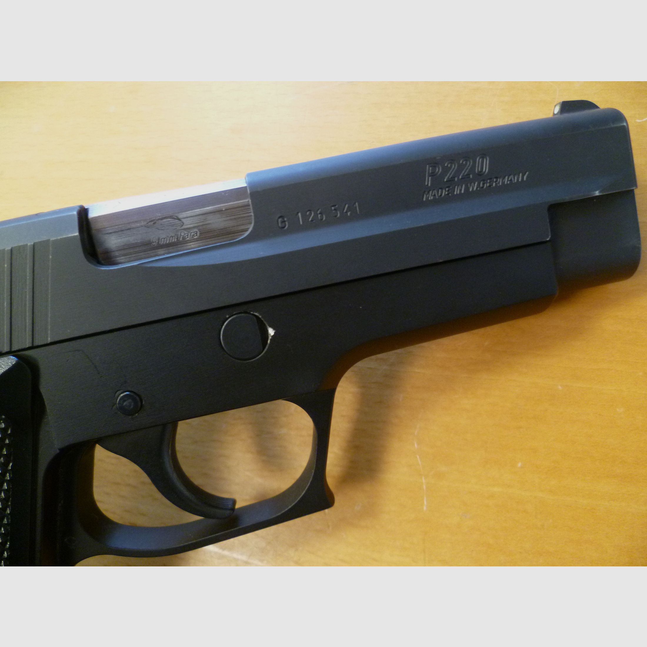 Pistool SIG Sauer P220 9mm Luger