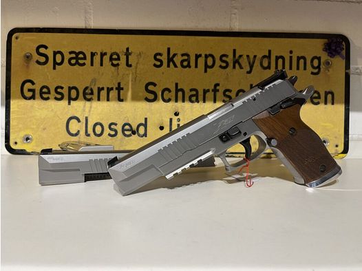 Sig Sauer P220 X-SIX Classic (Set avec système de conversion 9mm!)