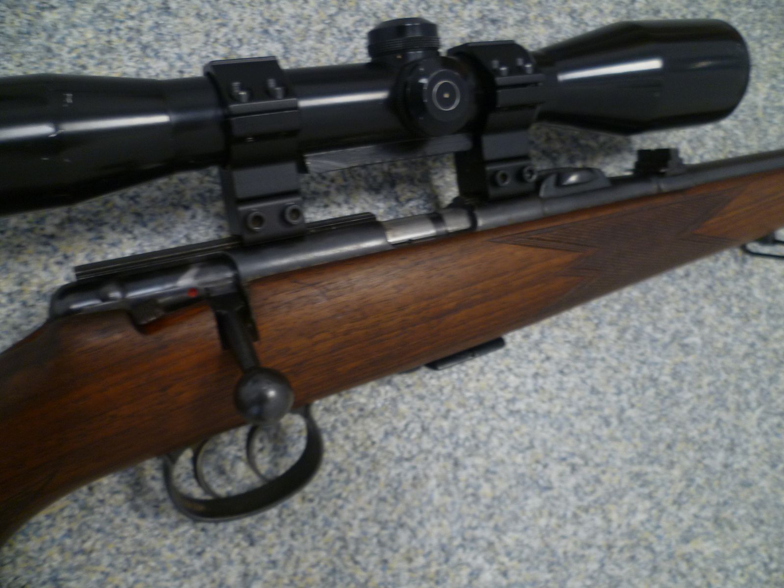 Repetierbüchse Anschütz 1417 .22lr.