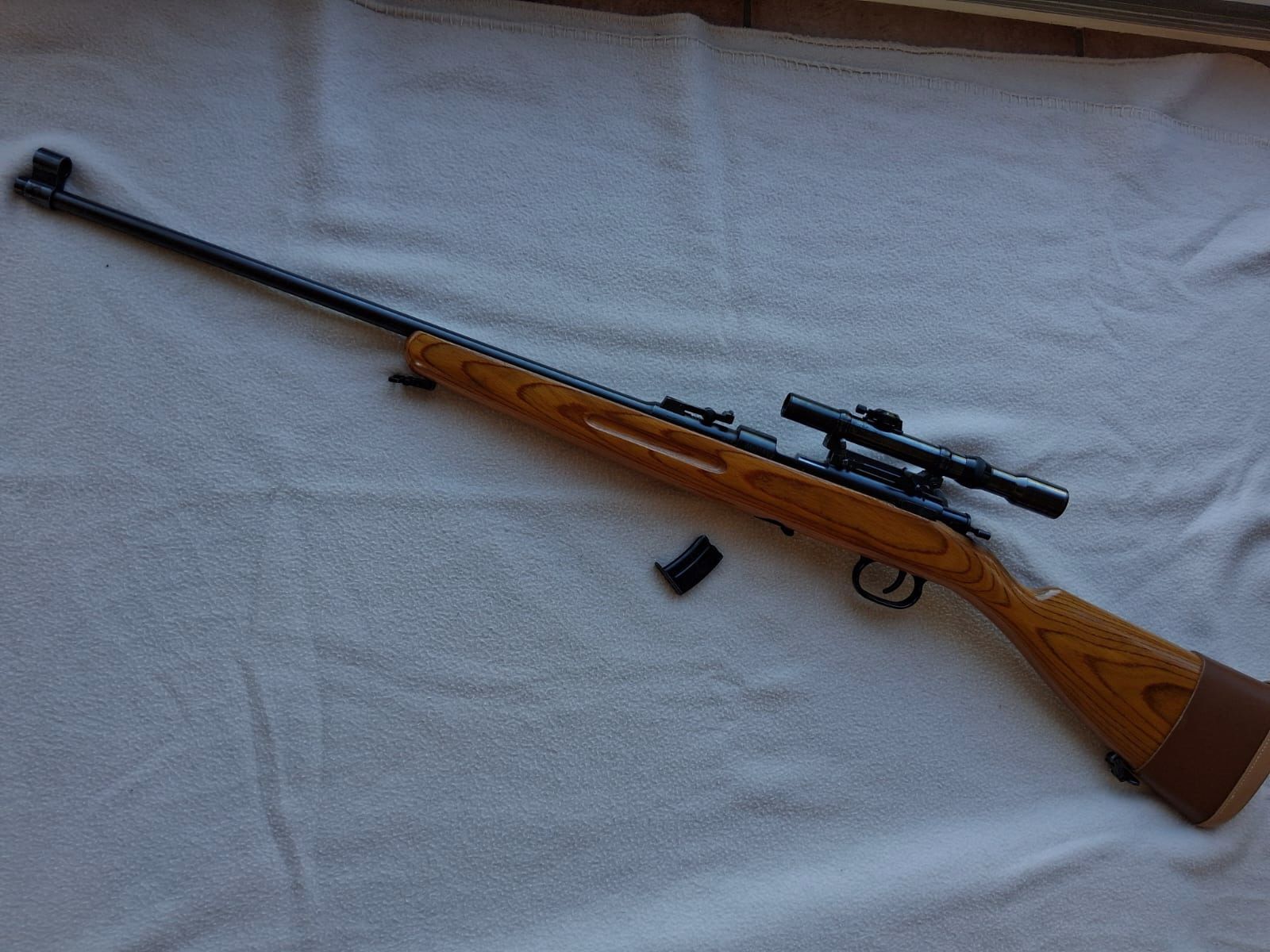 Langwaffe Suhl Repetierbüchse Sport Kal. 22LR mit Zielfernrohr 4x