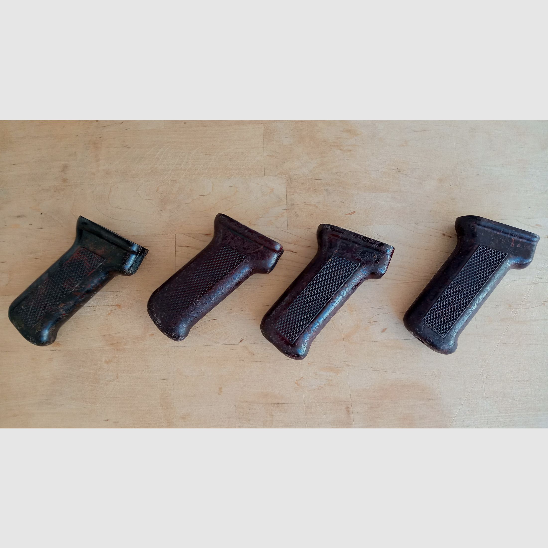 Rumänische AKM-Griffe aus Bakelit besser als der russische Griff / auch für AK74 AK-100 / Yunker / Cybergun 47