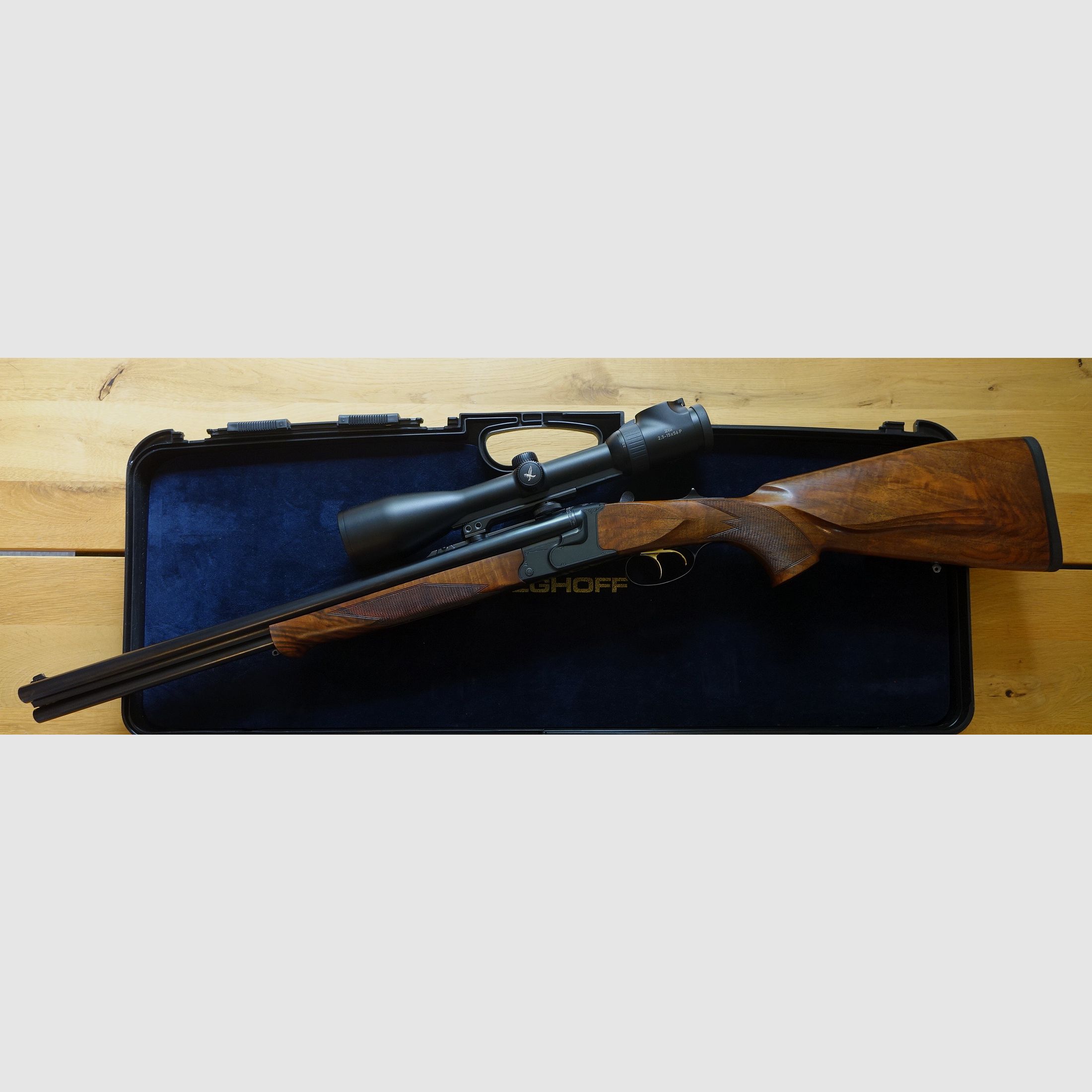 Krieghoff Optima TS Drilling w 8x57 IRS - 20/76 - lufa wymienna .22 Hornet w zestawie z drugim zestawem luf DBD 9,3x74R-20/76 w zestawie z Swarovski Z6i 2,5-15x56