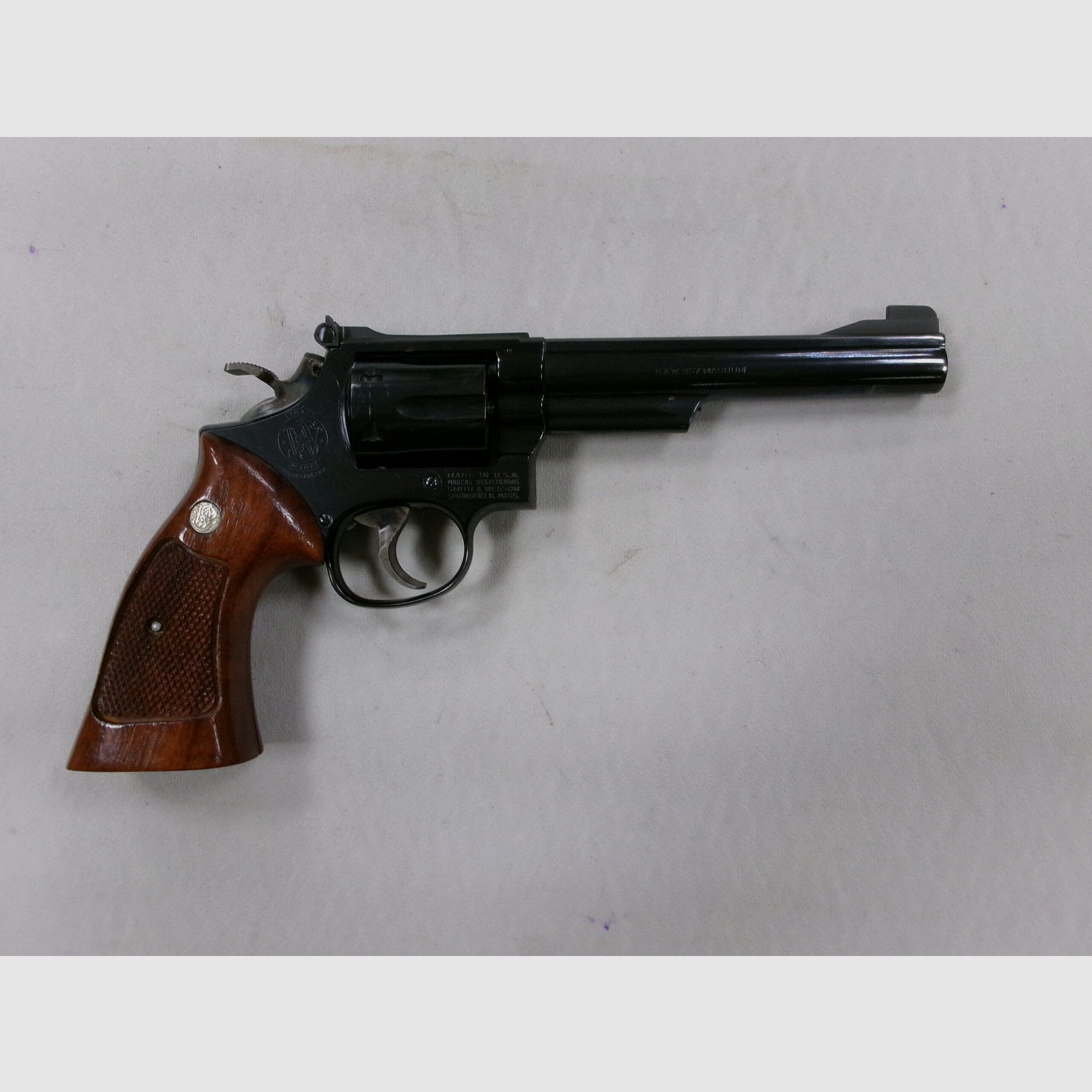 SMITH & WESSON 19 CAL. 357 MAG. used, image 3 of 5