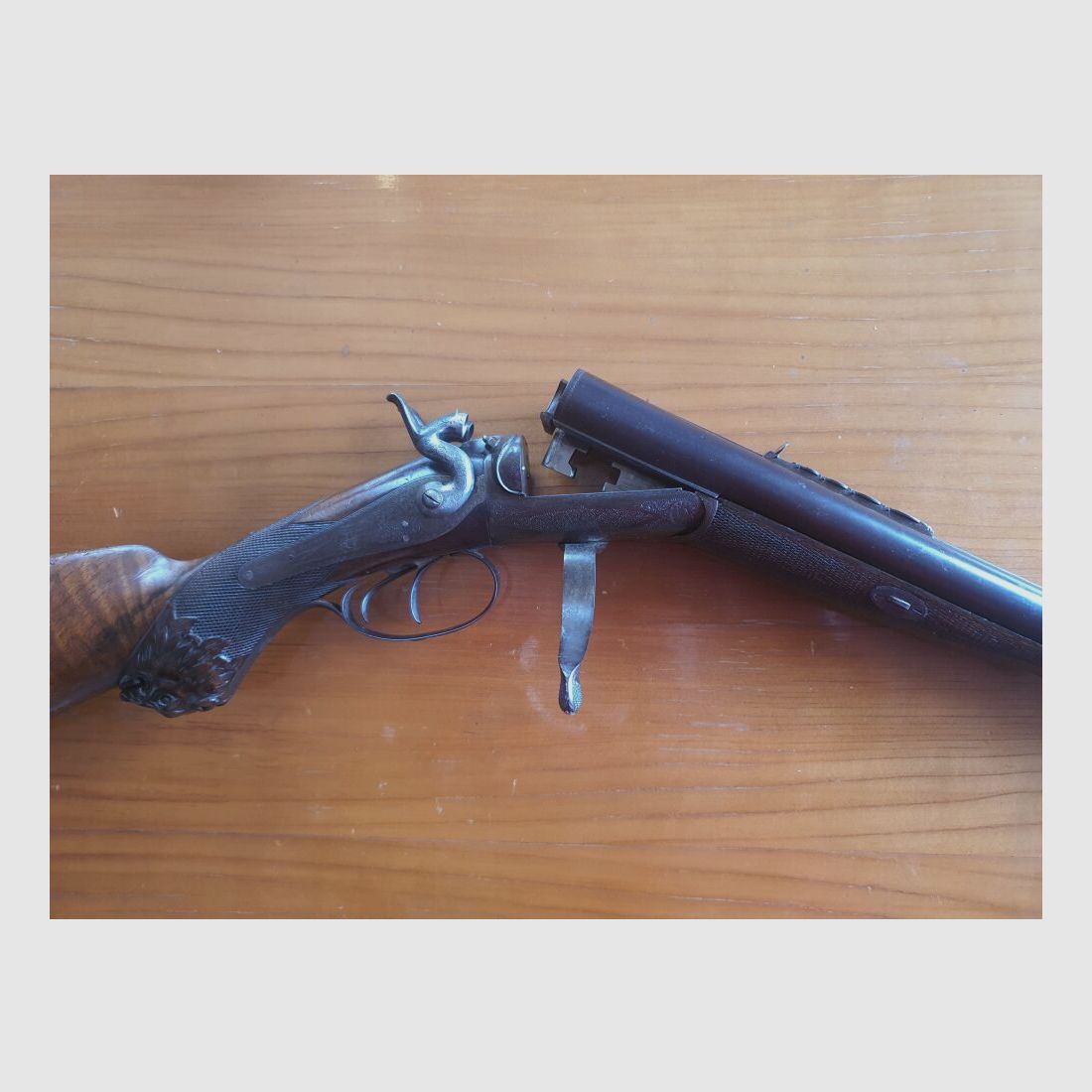 R.Hughes Cape Gun