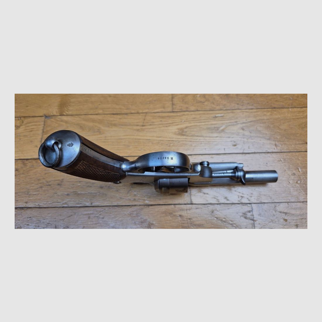Sehr schöner Dienstrevolver Modell 1873 – Kaliber 11mm73 – Vollständig monomatrikuliert – Immer noch original strohgelb nach 145 Jahren! – MAS 1881 – Sehr gute Mechanik, schöner Lauf und schöne Kammern – TBE / TBE+, Bild 9 von 21