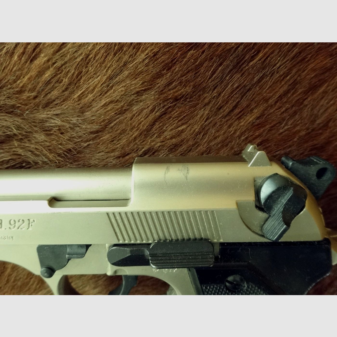 Top-Pakket! Reck Miami Mod. 92 F verchroomd, Cal. 9 mm P.A.K. + takt. Holster + 2. Magazin