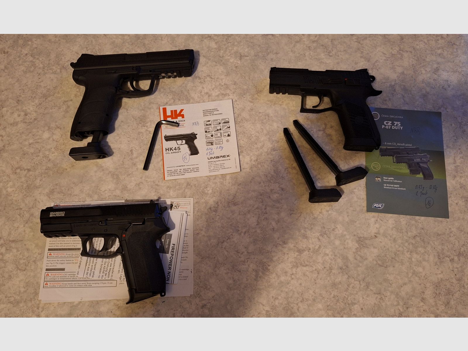 Kolekcja pistoletów Airsoft Softair w stanie jak nowa (USP, P8, Desert Eagle)