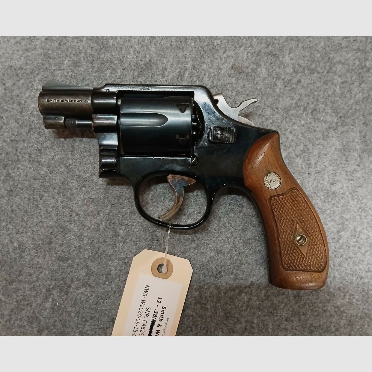Smith & Wesson 12