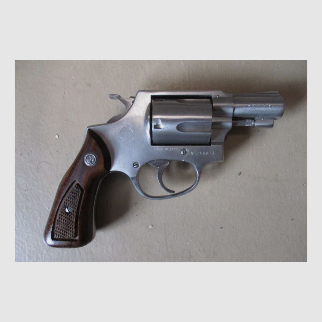 Revolver Rossi 2 pollici in acciaio inox per colpo di grazia e protezione venatoria