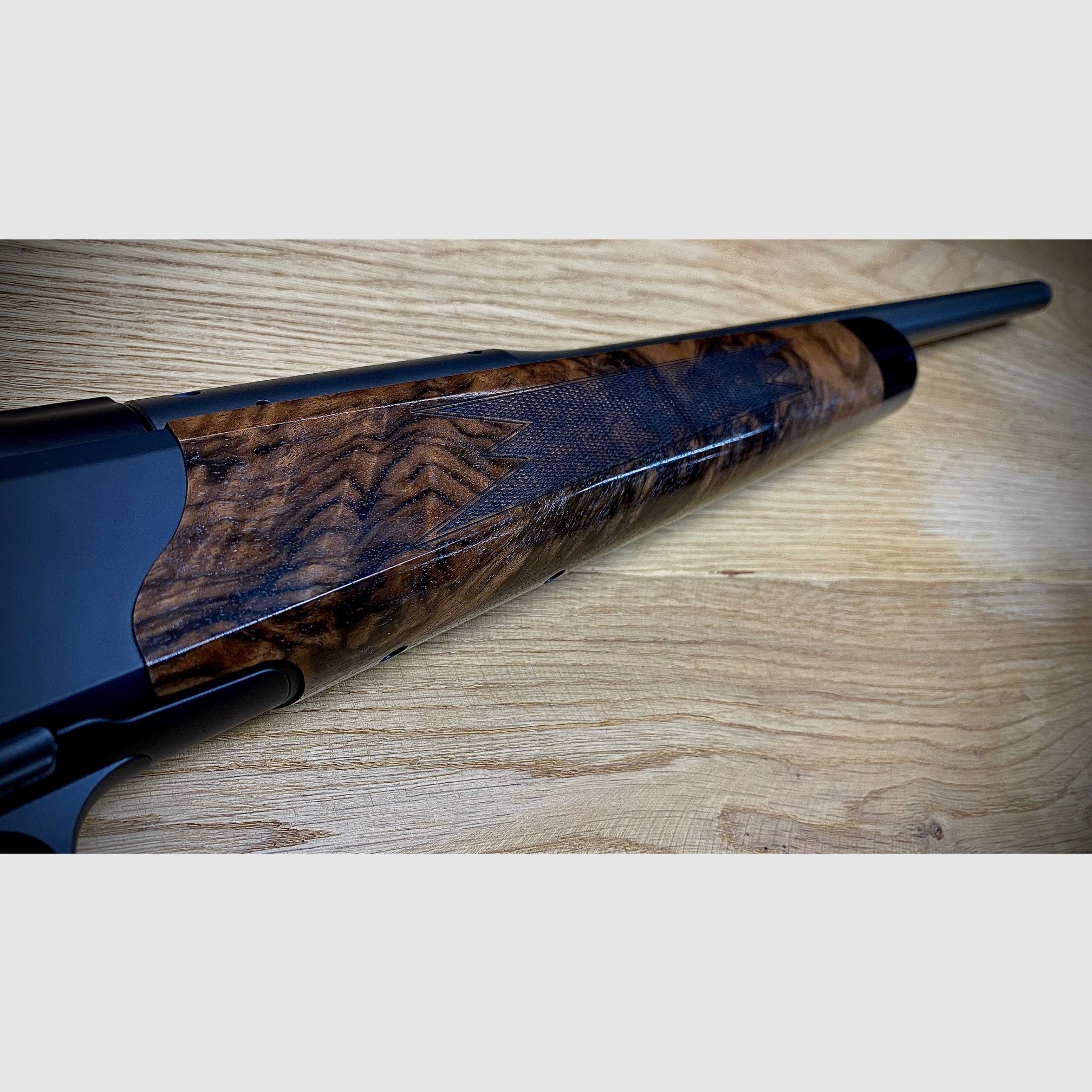 Blaser R8 mit Safari-Schaft / 52cm SW Lauf .308 / Holzklasse 7 / Rote Schaftkappe / Finanzierung möglich!
