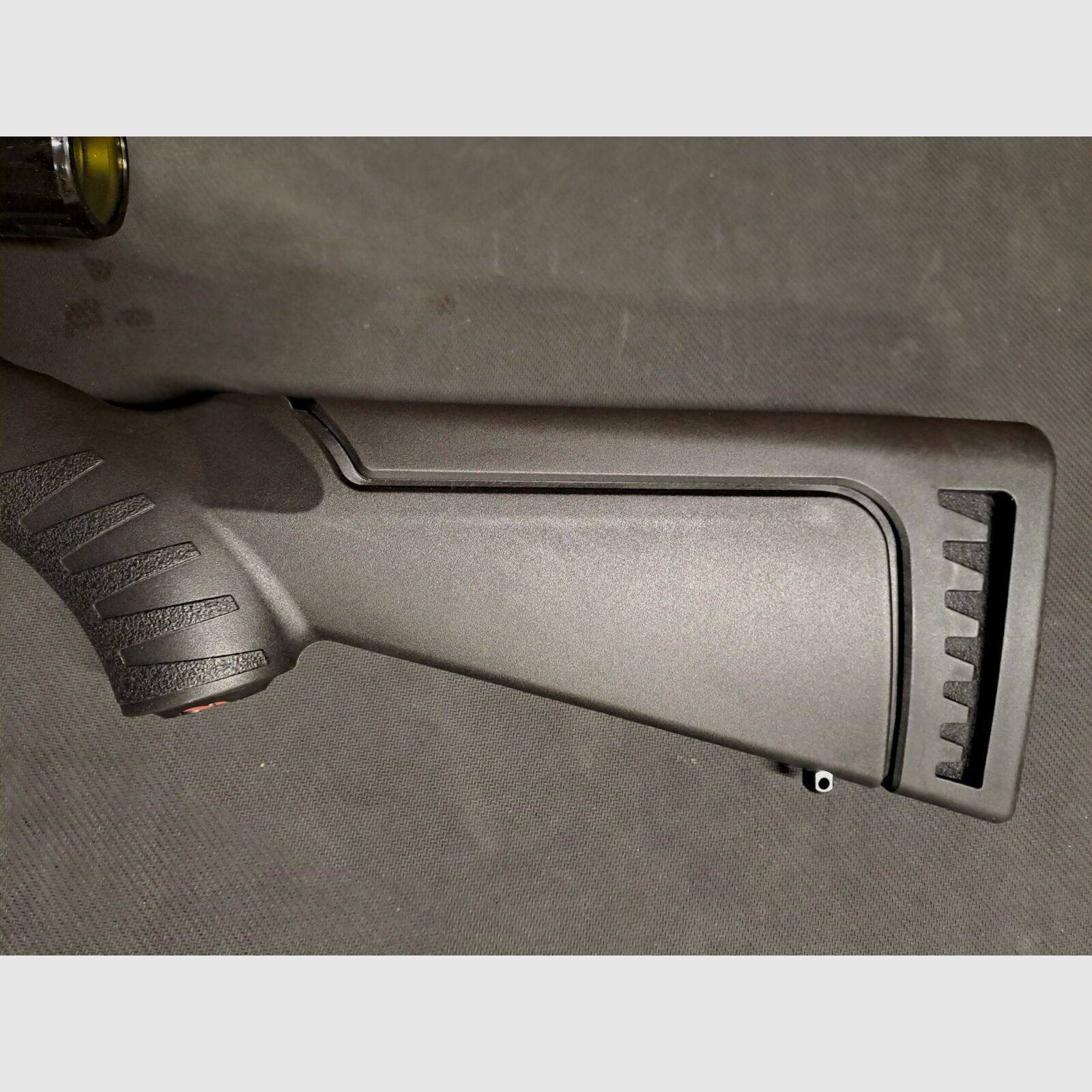 RUGER AMERICAN RIMFIRE CUSTOM Kal. 22lr 56cm Schwarz Zielfernrohr 4-12×50 + Futteral (auf Bestellung), Bild 9 von 10