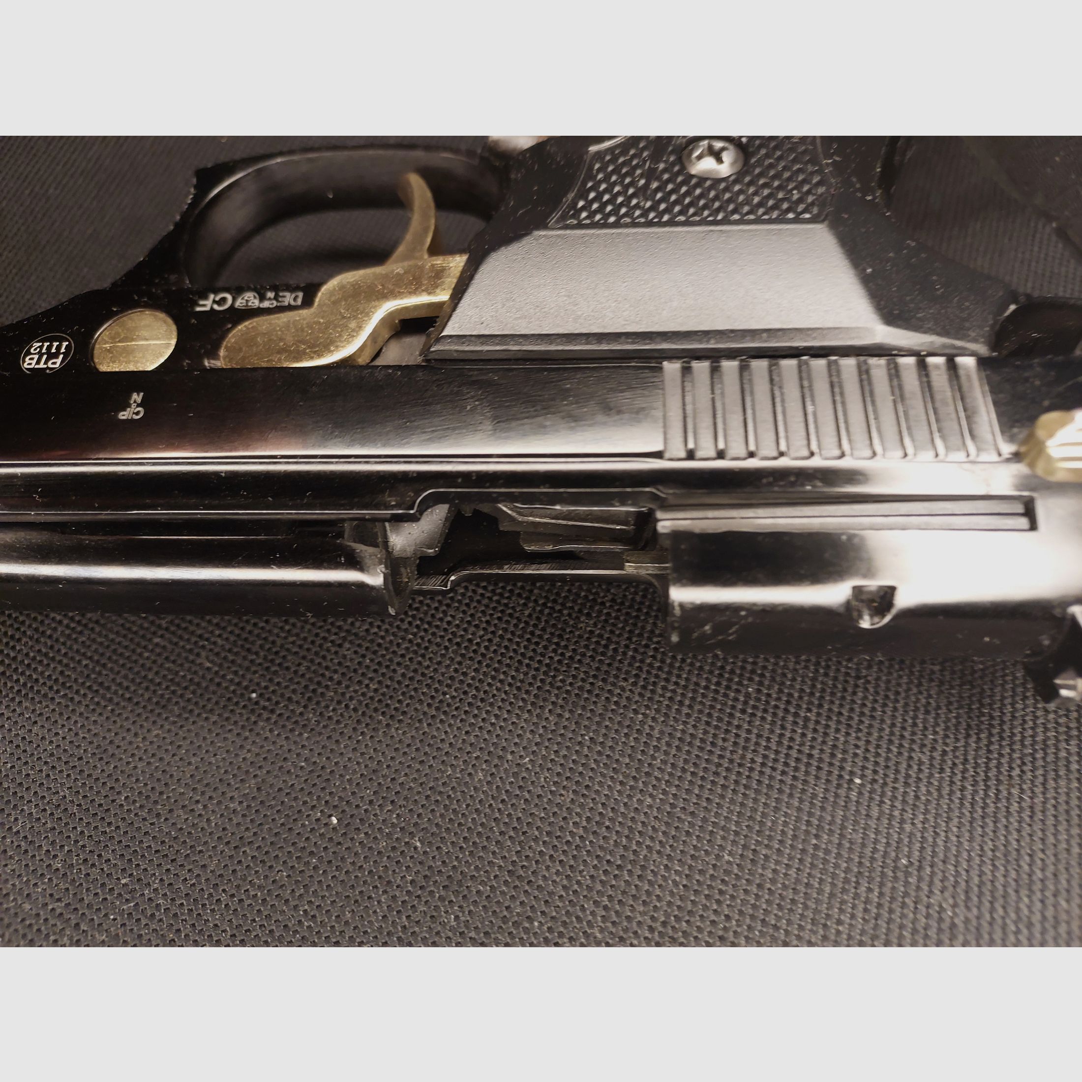 Ekol Firat Magnum blank firing pistol black/gold cal. 9mm P.A.K. (PTB 1112)