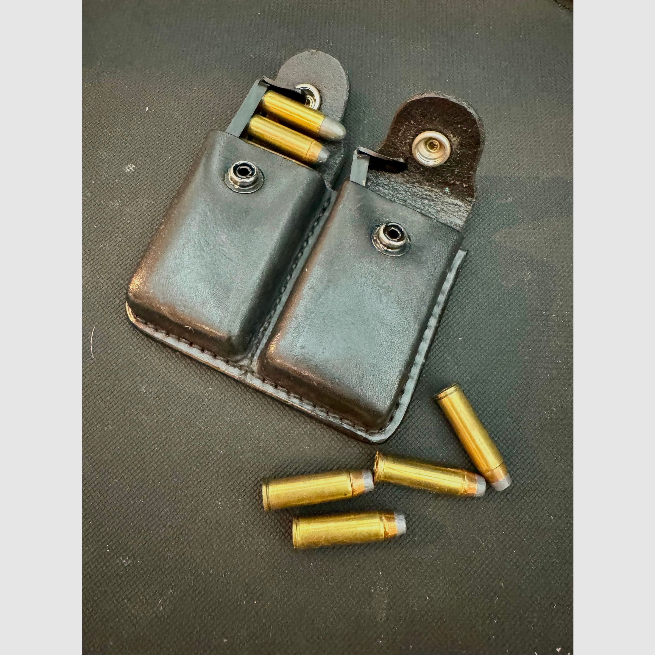 Bianchi Speed Strip con funda de cuero de Bianchi (#22) .38Especial .357Magnum (50)