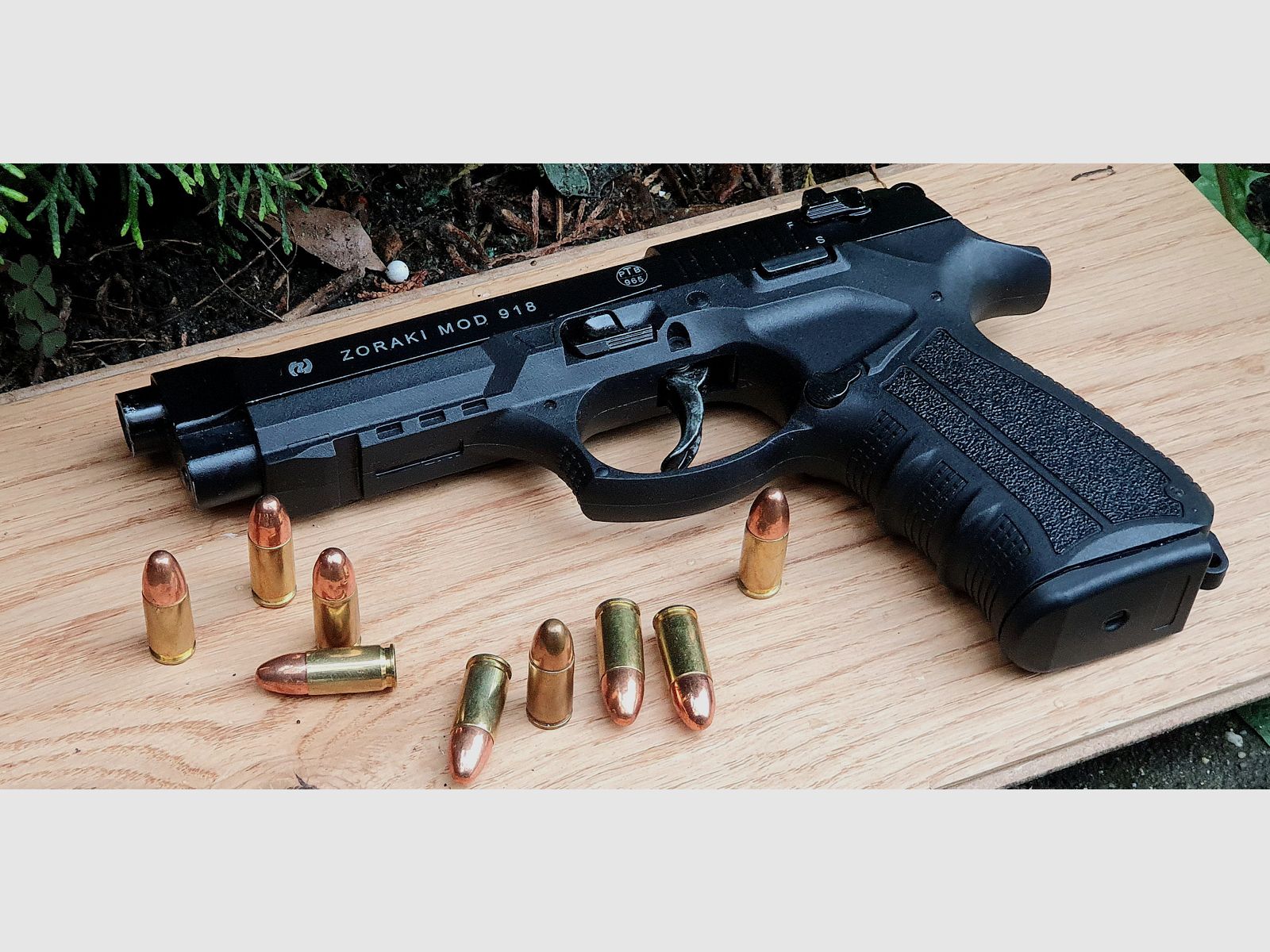 Zoraki 918  PTB Gas / Schreckschuß Pistole , 18 + 1 -schlüssig, 2 Zusatzmagazine+ Lederholster