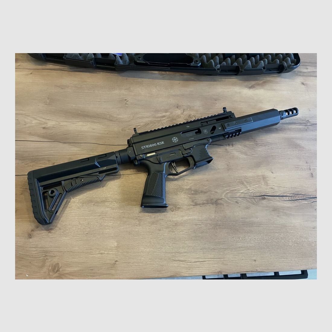 Grand Power Stribog RSR mit höhen- und seitenverstellbaren AR15 Schaft 9mmLuger