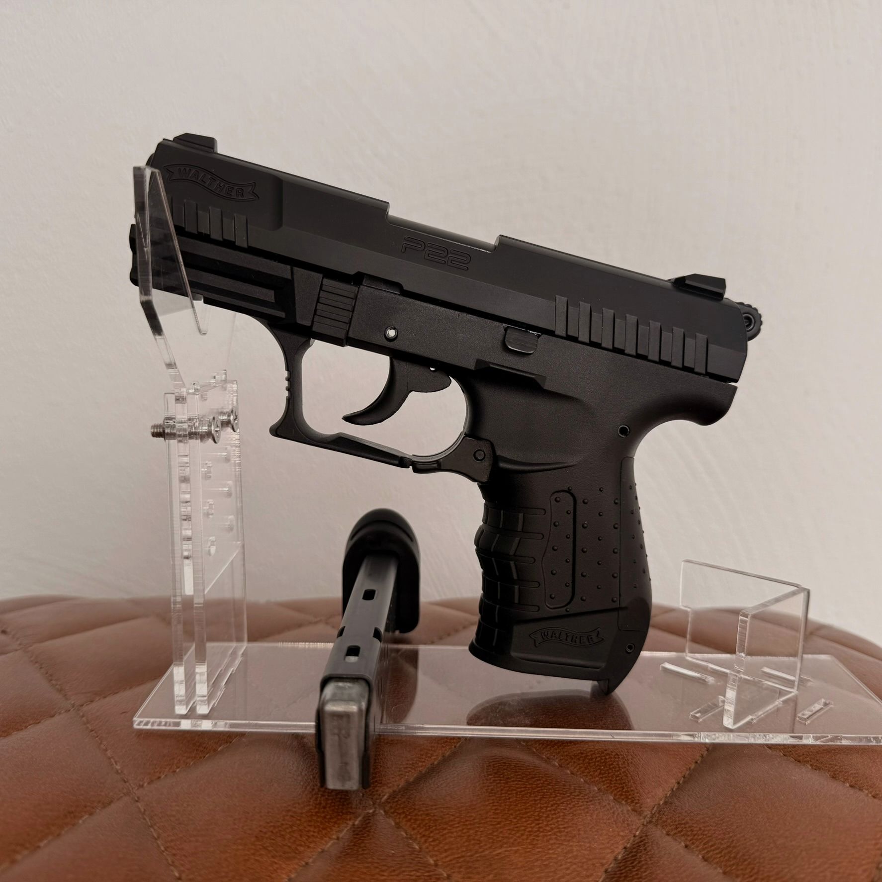 Walther P22 Ready Schreckschuss Pistole 9mm P.A.K. brüniert mit Holster