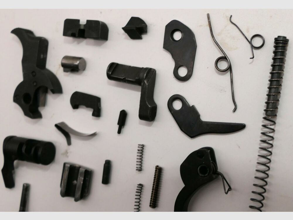 Fábrica de armas Walther Ulm Donau Conjunto de piezas libre Walther P1 de la Bundeswehr 24 piezas