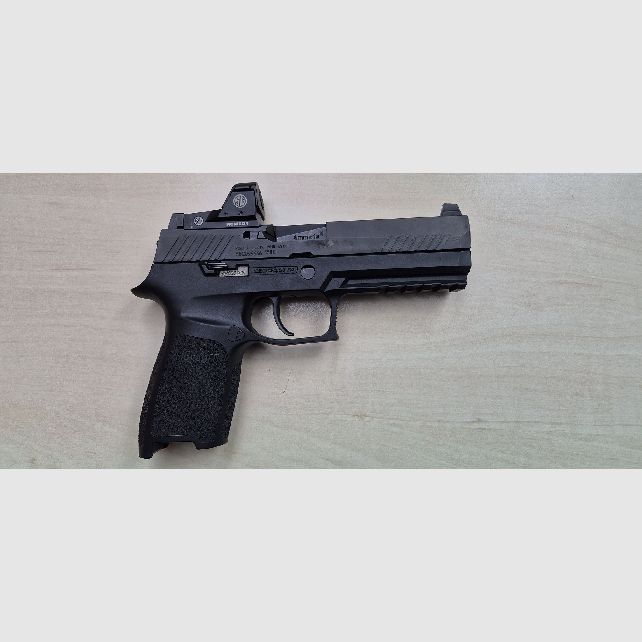 <SIG Sauer P320 Compact>