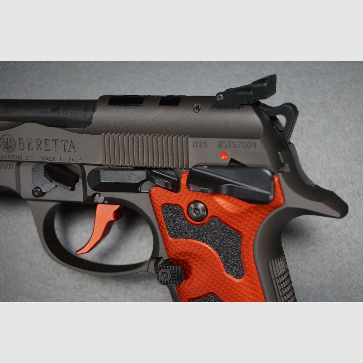 Beretta 92X Performance Dark Series Red, Bild 7 von 9