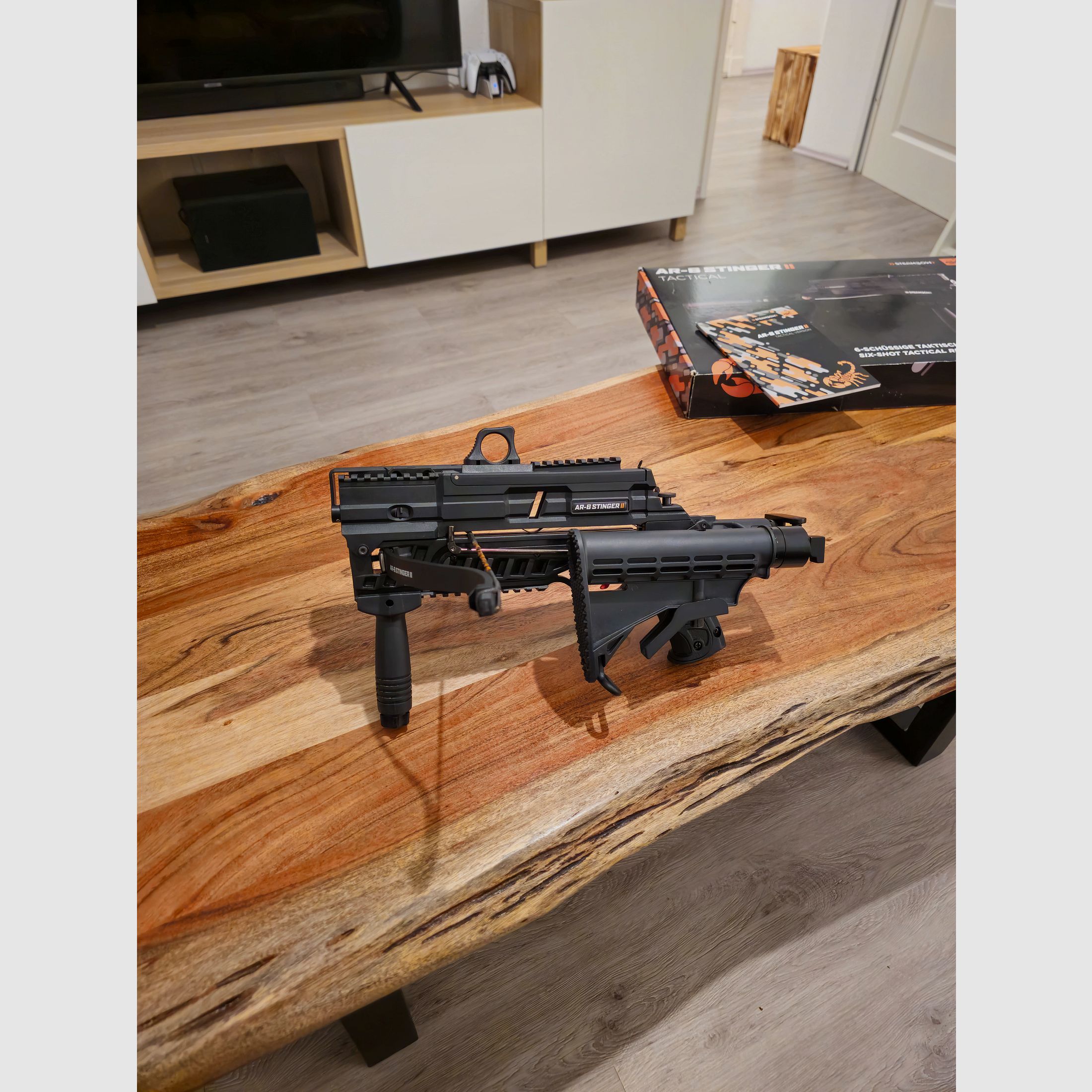 Steambow Stinger II Tactical AR-6 mit Zubehör