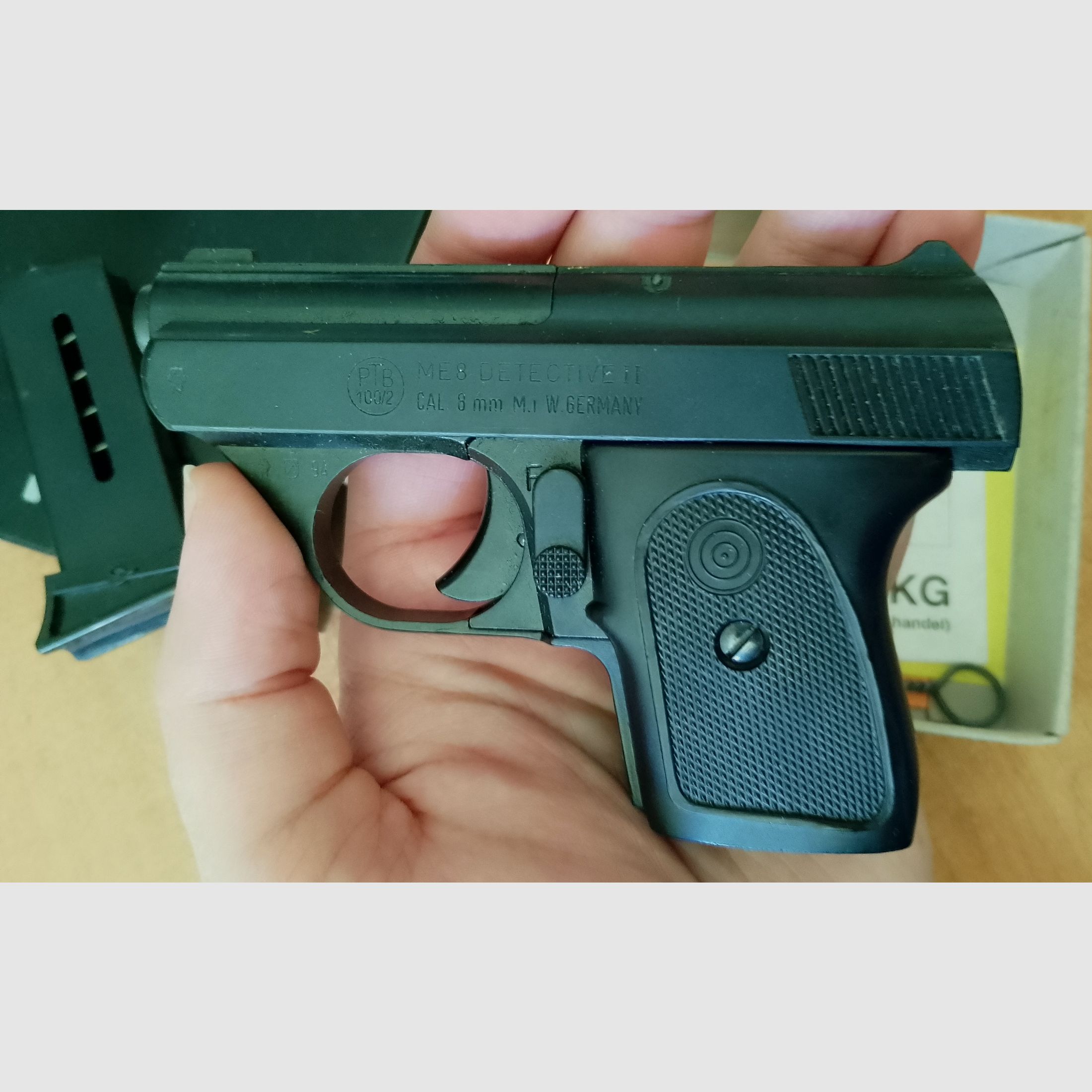Seltene ME 8 Detective 8mm Knall im PTB 100/2 mit Verpackung!