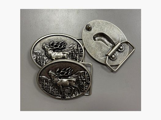 Ovaler Gürtelverschluss aus antikem Silber mit Relief eines brüllenden Rehs