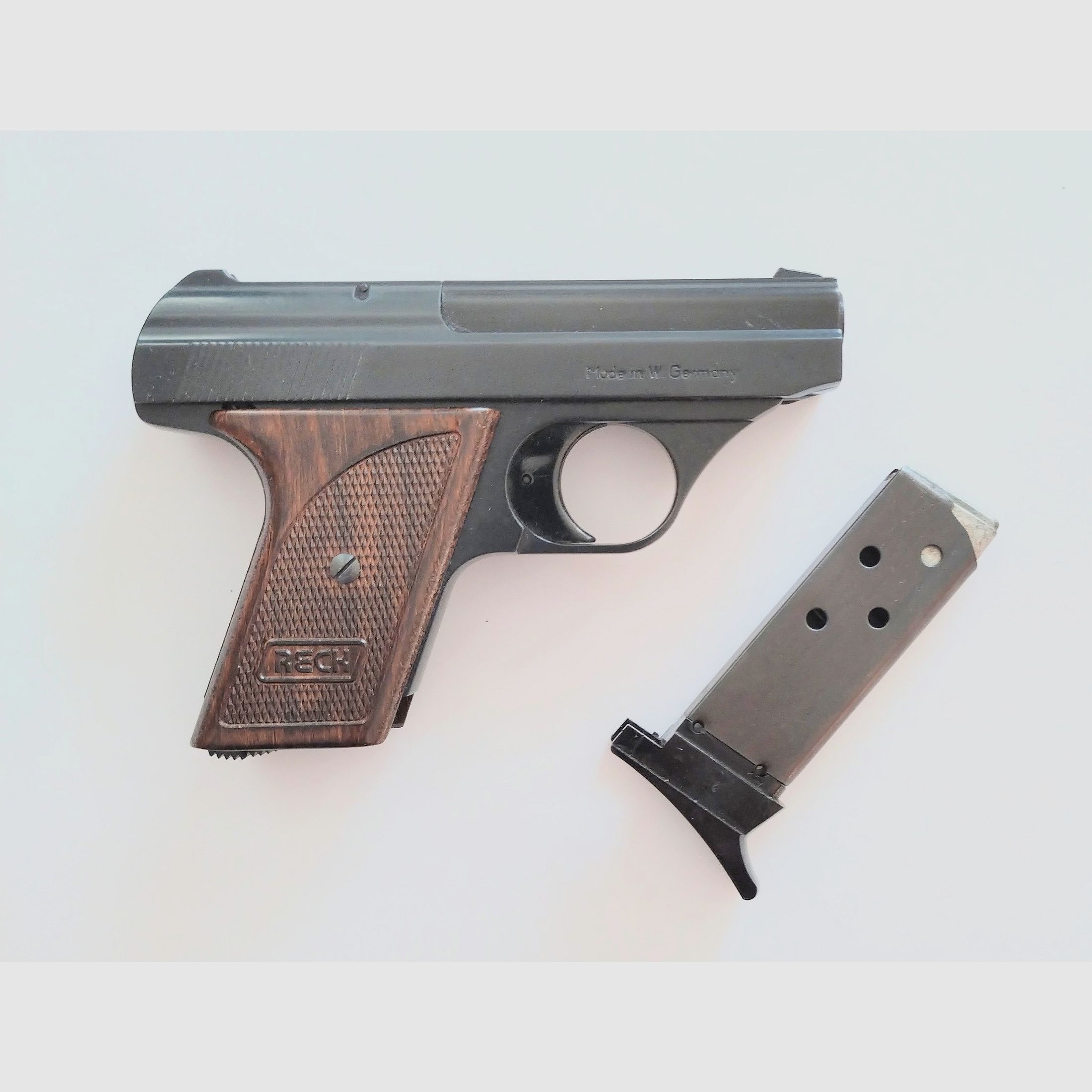 Reck  Automatic 8mm. TOP Zustand. Originalverpackung und Zubehör.