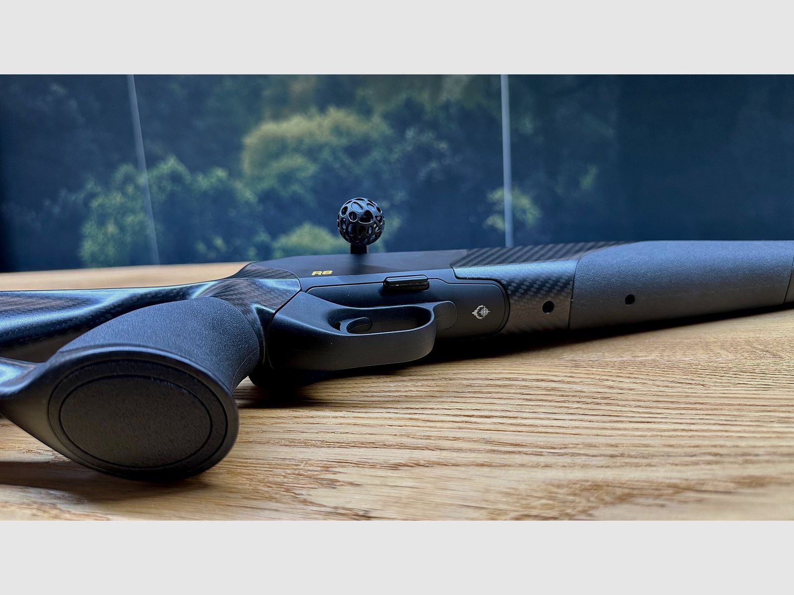 Blaser R8 Ultimate Carbon / Atzl Match-Hunting Trigger / shortened barrel / M15x1 / caliber of choice / AH chamber grip ball