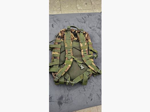 Robuster Militär Rucksack / Wanderrucksack Camouflage