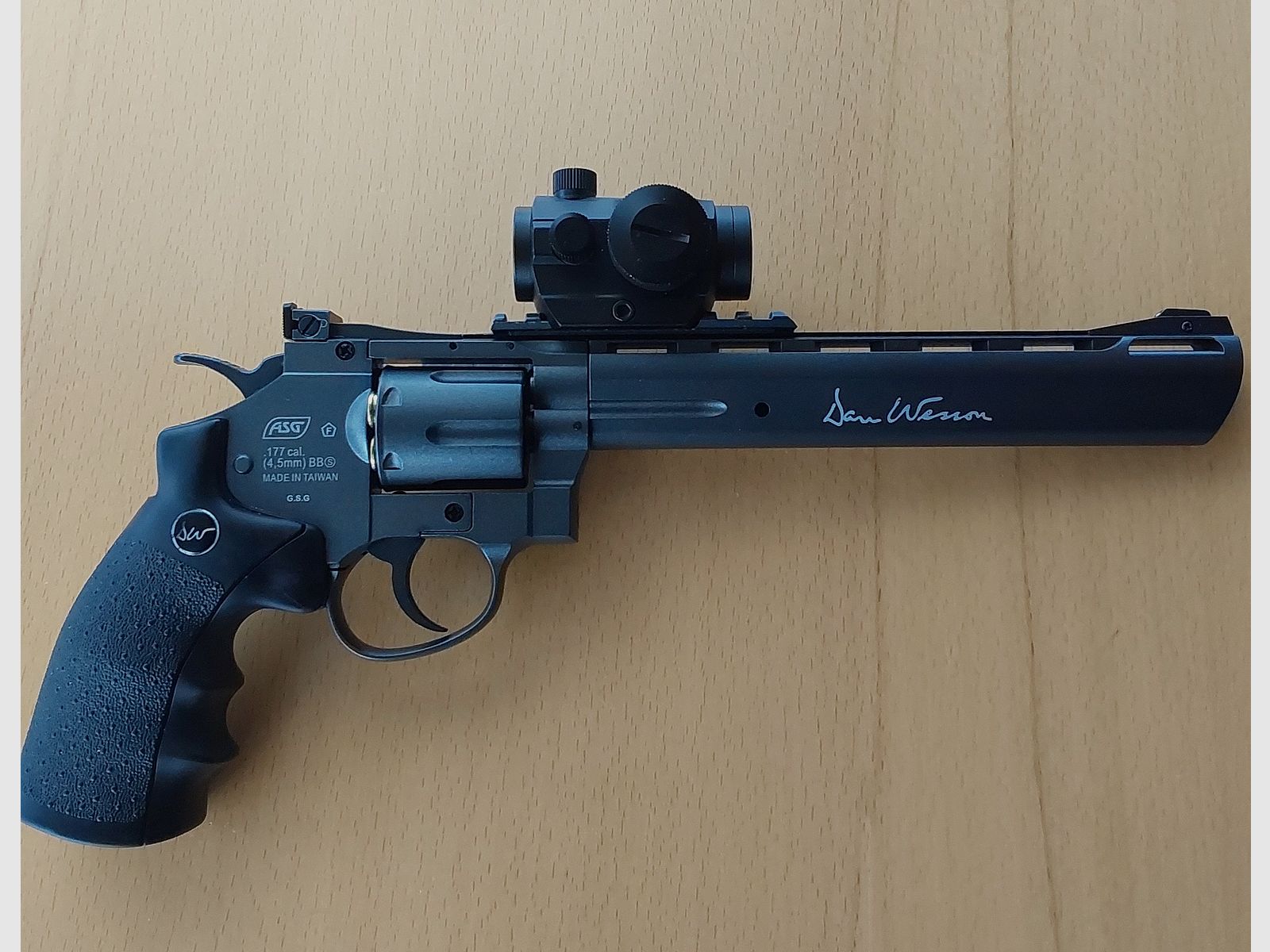 Dan Wesson 8" Revolver 4,5 mm Stahl BB Co2 