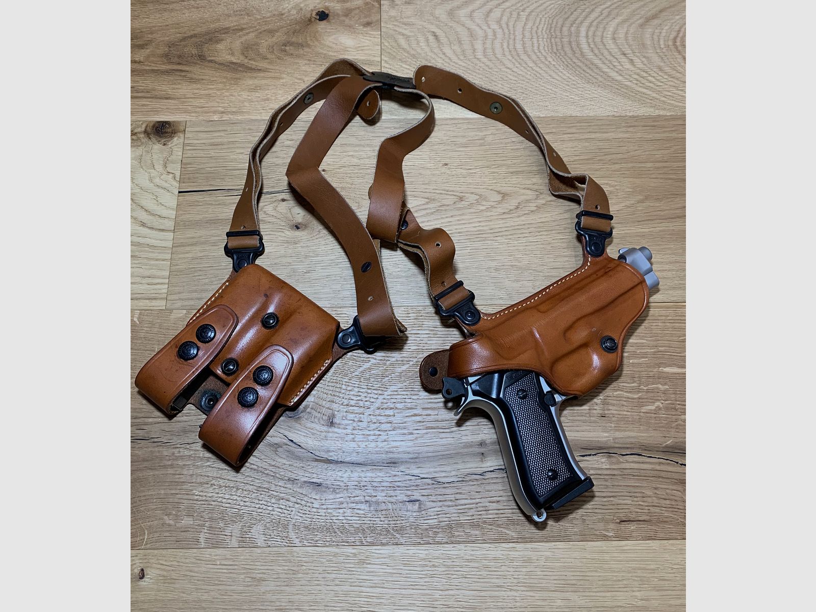 Galco shoulder holster MIAMI CLASSIC suitable for the Beretta Mod. 92 / 92F, WITHOUT pistol