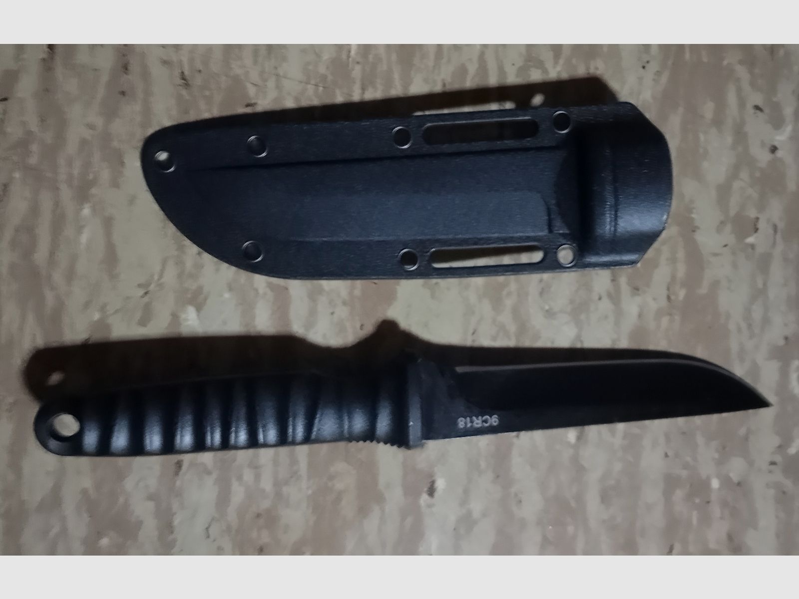 Outdoor Messer EDC stabiles Edelstahl Messer Camping klettern schwarz mit Messerscheide neuwertig aus Sammlung  /1 