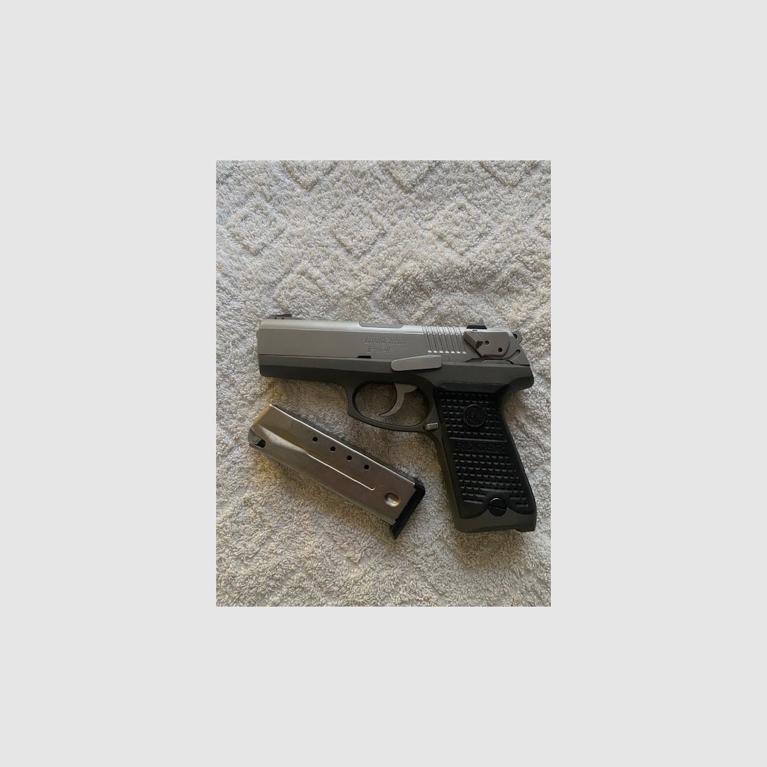 RUGER P 94