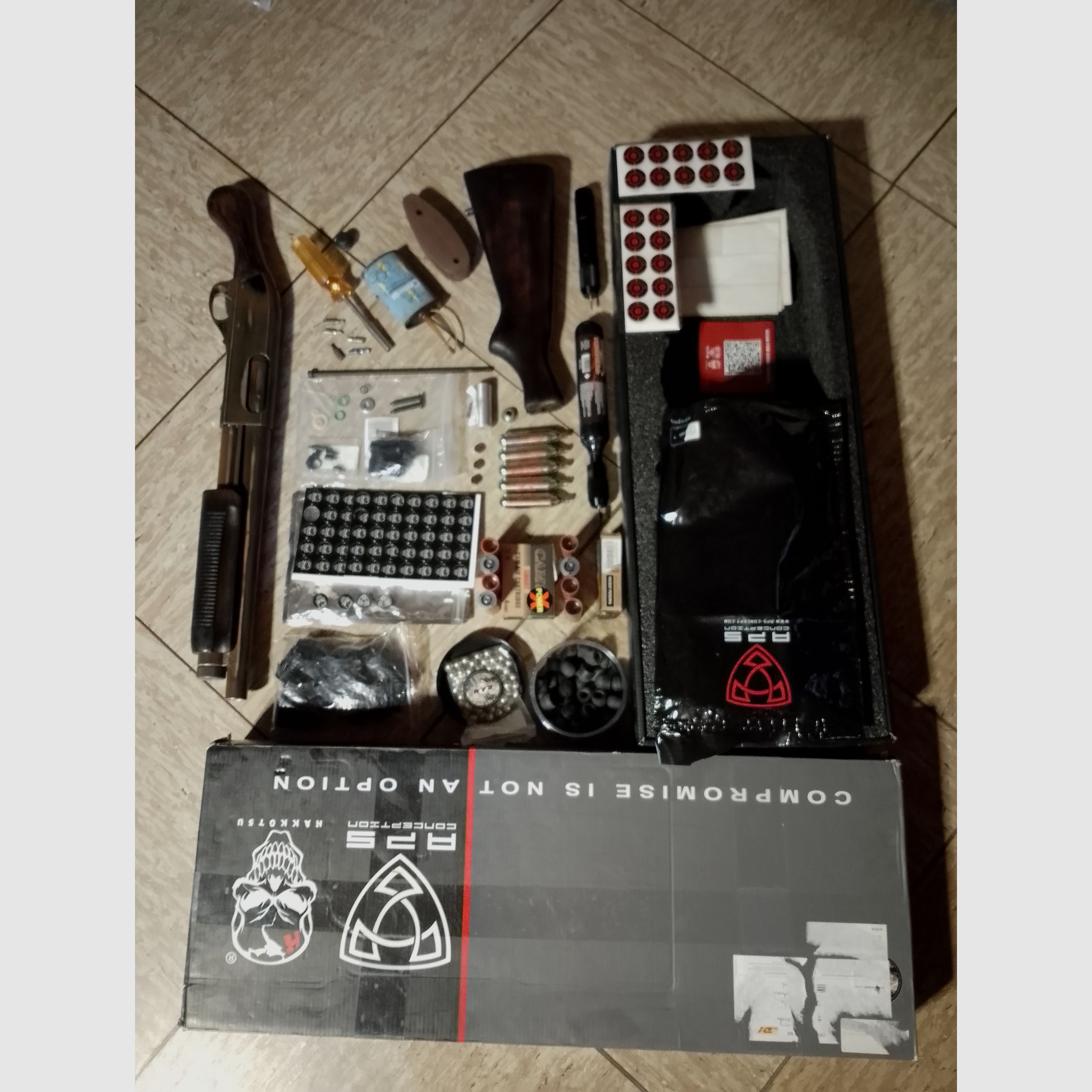 A.p.s. Cam870 Ram MK3 Shotgun .68 mit viel Zubehör X-power Shells usw