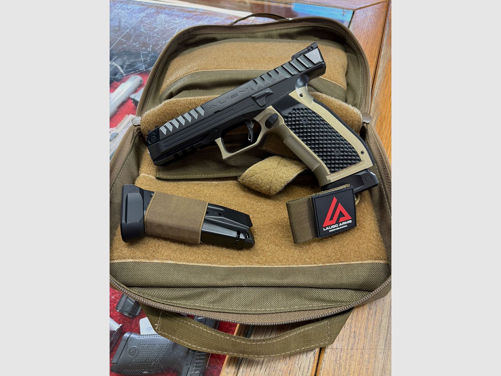 PISTOLA SEMIAUT. LAUGO ARMS ALIEN PERFORMANCE STANDARD CAL 9X19, immagine 1 di 3