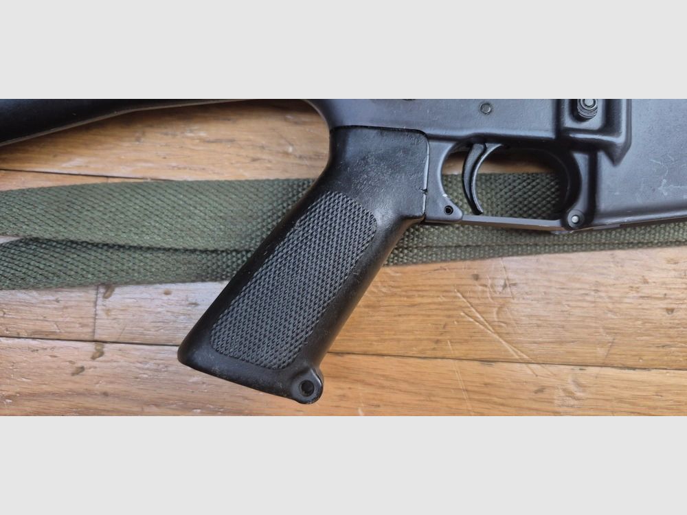 Prächtige und seltene M16 A1 Repetierbüchse – Regulierungswaffe „US Government Property“ – Colt-Fertigung von 1973! – Vietnamkrieg-Ära – Kaliber 5,56 NATO – Mythische Waffe des 20. Jahrhunderts – Lauf und Mechanik perfekt – Ausgezeichneter ästhetischer Zustand – TBE++ – – Kategorie A2 – Export AUSSCHLIESSLICH, Bild 37 von 44