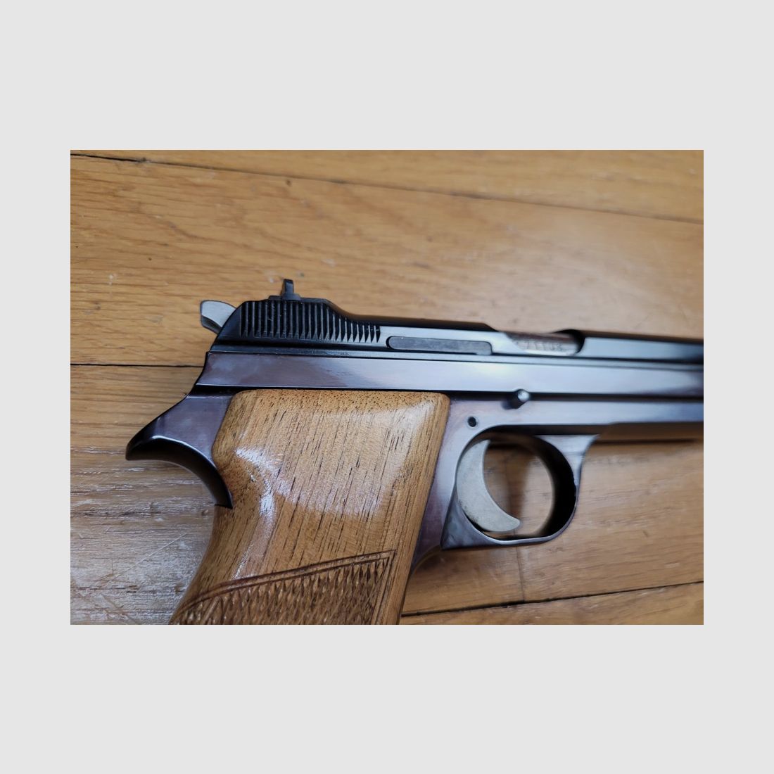 Wunderschöne SIG P210-2 Pistole – Mythos des Kalibers 9 para – Zivile Waffe SP47/8 gemäß Militärtyp – Erste SIG-Produktion (und nicht SIG Sauer) vor 1975 – Waffe von 1972/73 – Brünierung, Funktion und Traumlauf – Neuwertiger Zustand!, Bild 18 von 22