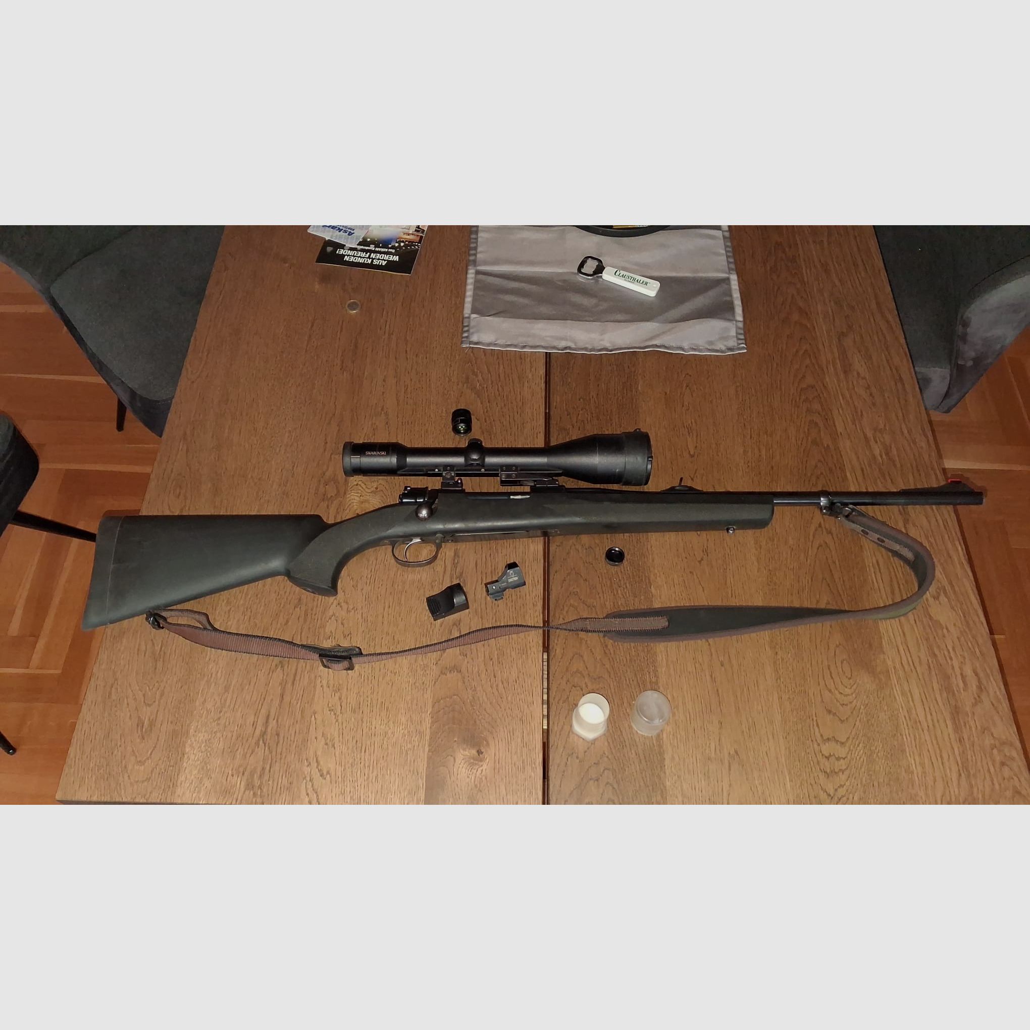 Mauser 98 „Forest“ in calibro 9,3x62 – pacchetto completo (Swarovski 8x56 + Docter Sight)