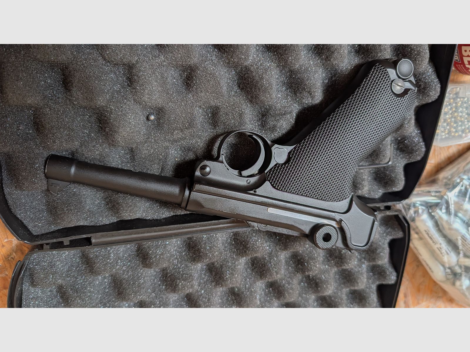 Umarex P08 with BB 4.5mm CO2