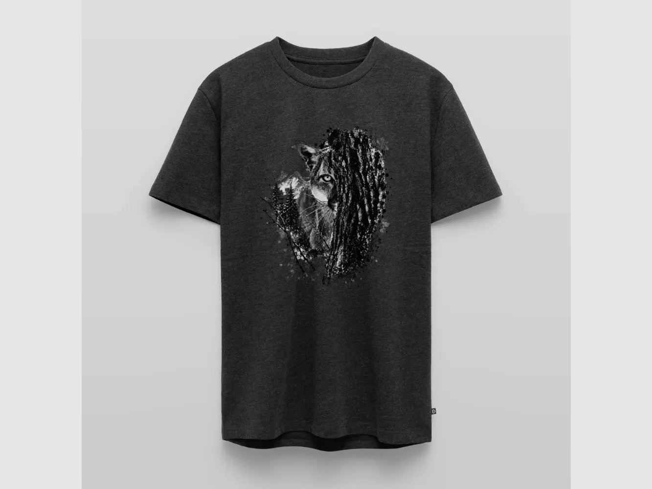 PUMA Men´s Premium T-Shirt „Lauernder Puma"