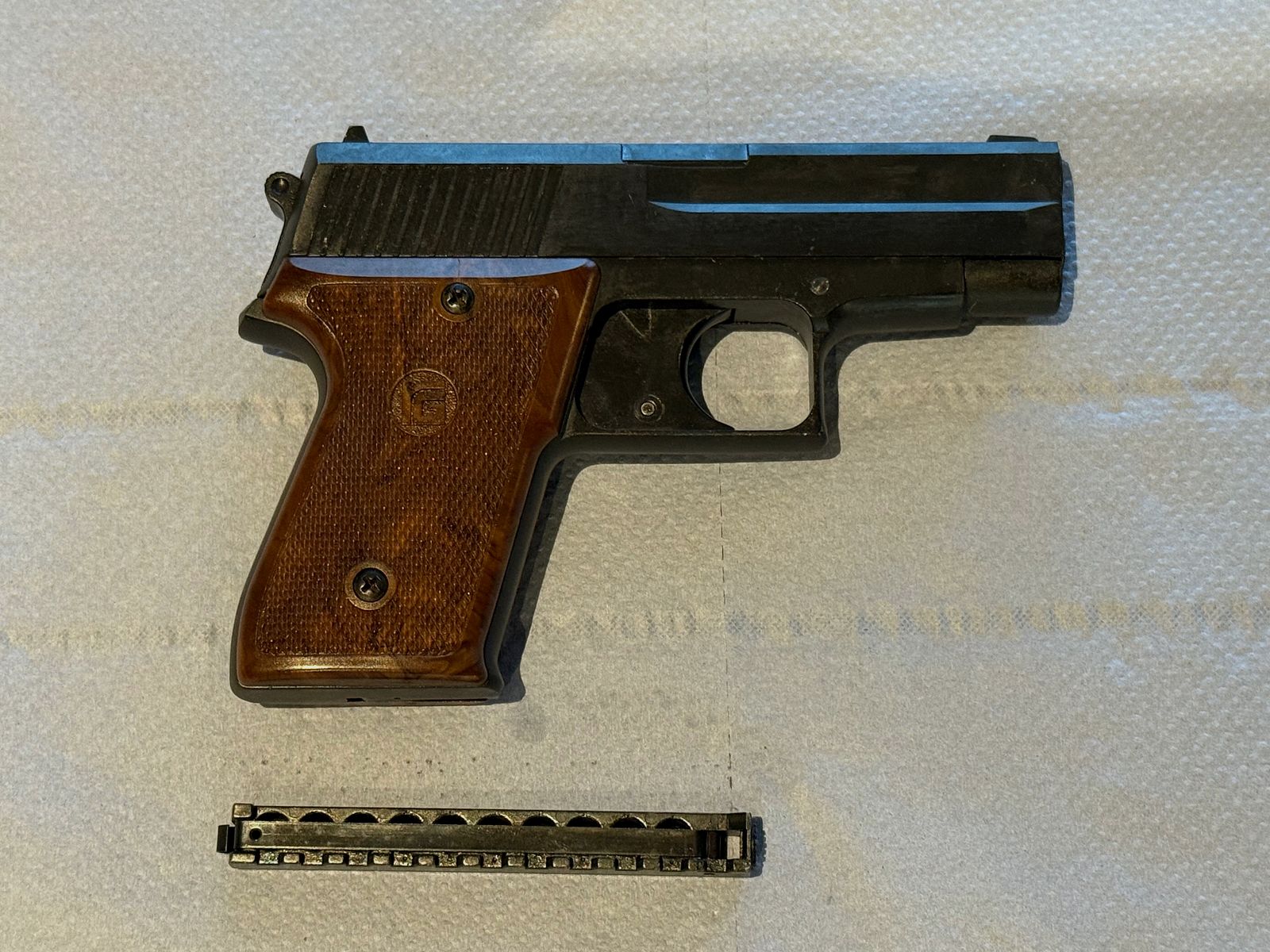 Röhm RG300 – Compact blank-firing pistol in caliber 6mm Flobert (PTB 327)