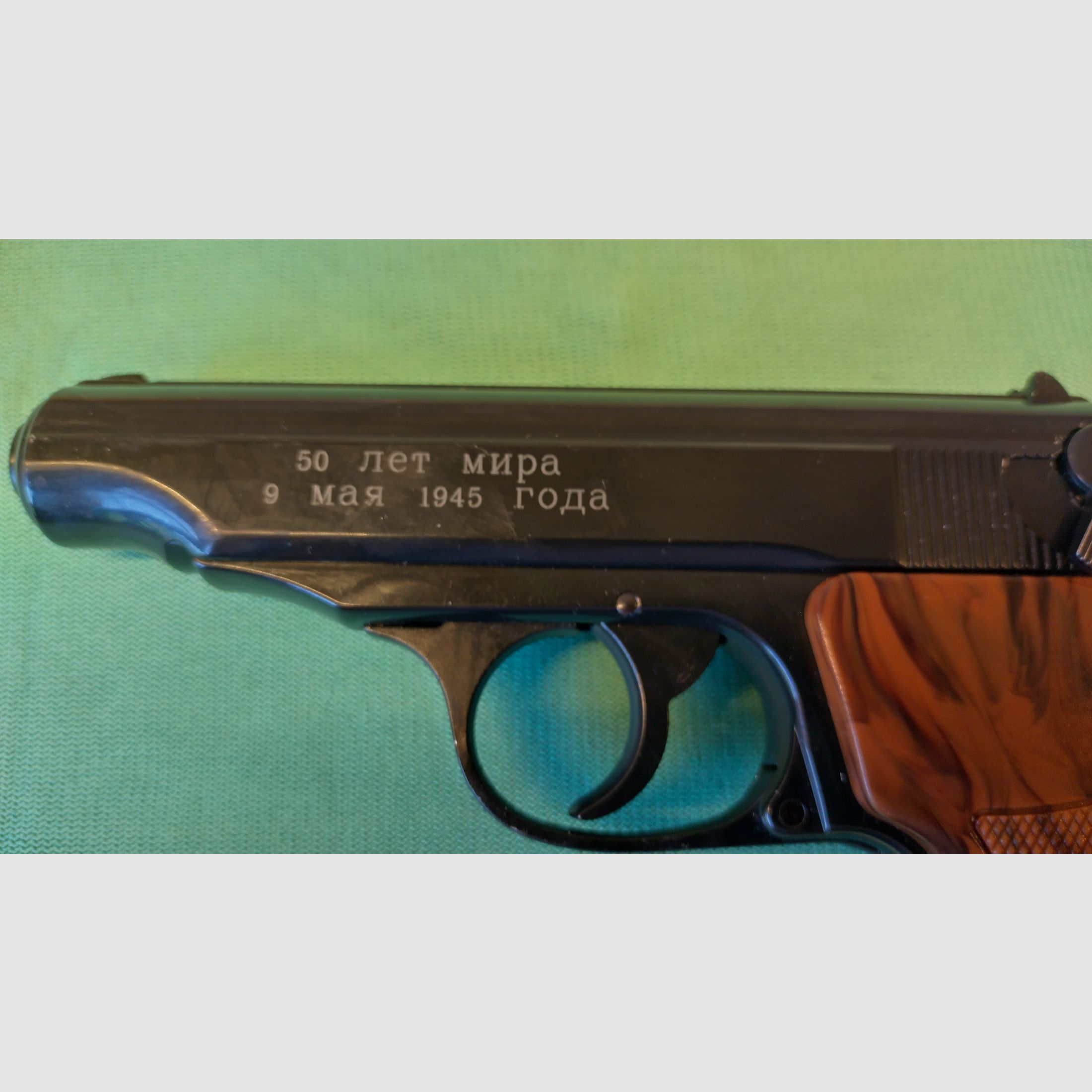 Makarov Sonderedition 50 Jahre Frieden Schreckschuss Pistole Kaliber 8 mm P.A.K. 