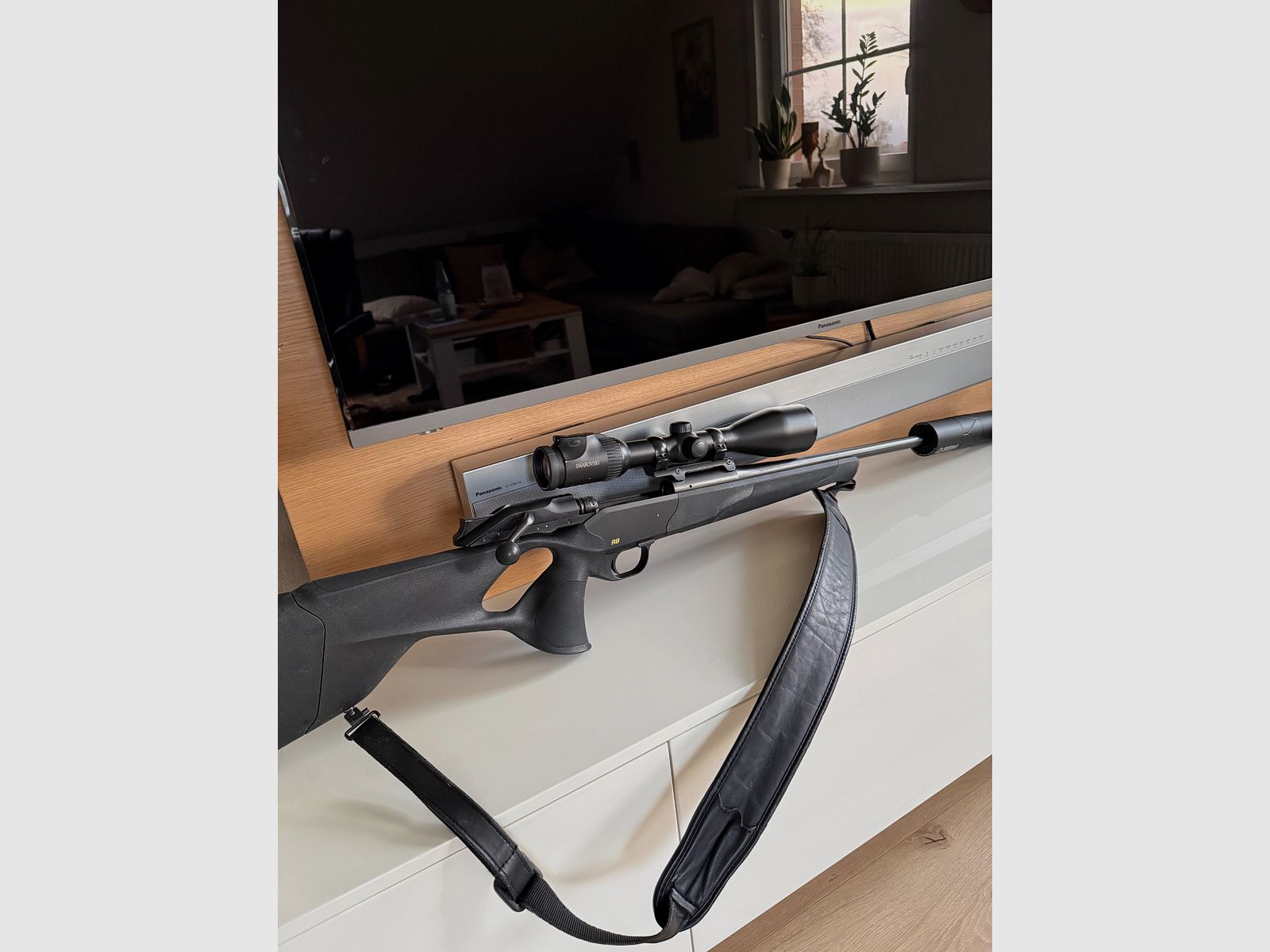 Blaser R8 mit Swarovski Z6i 2,5-15x56 und Roedale Schalldämpfer