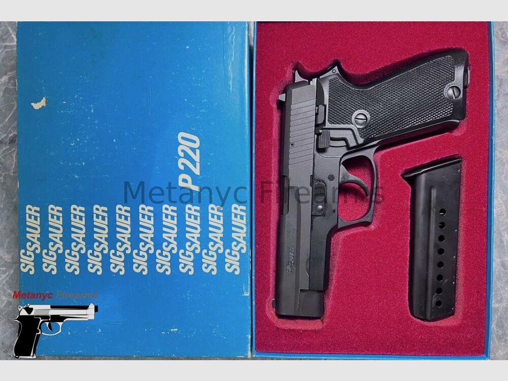 <SIG Sauer P220 9mmLuger>