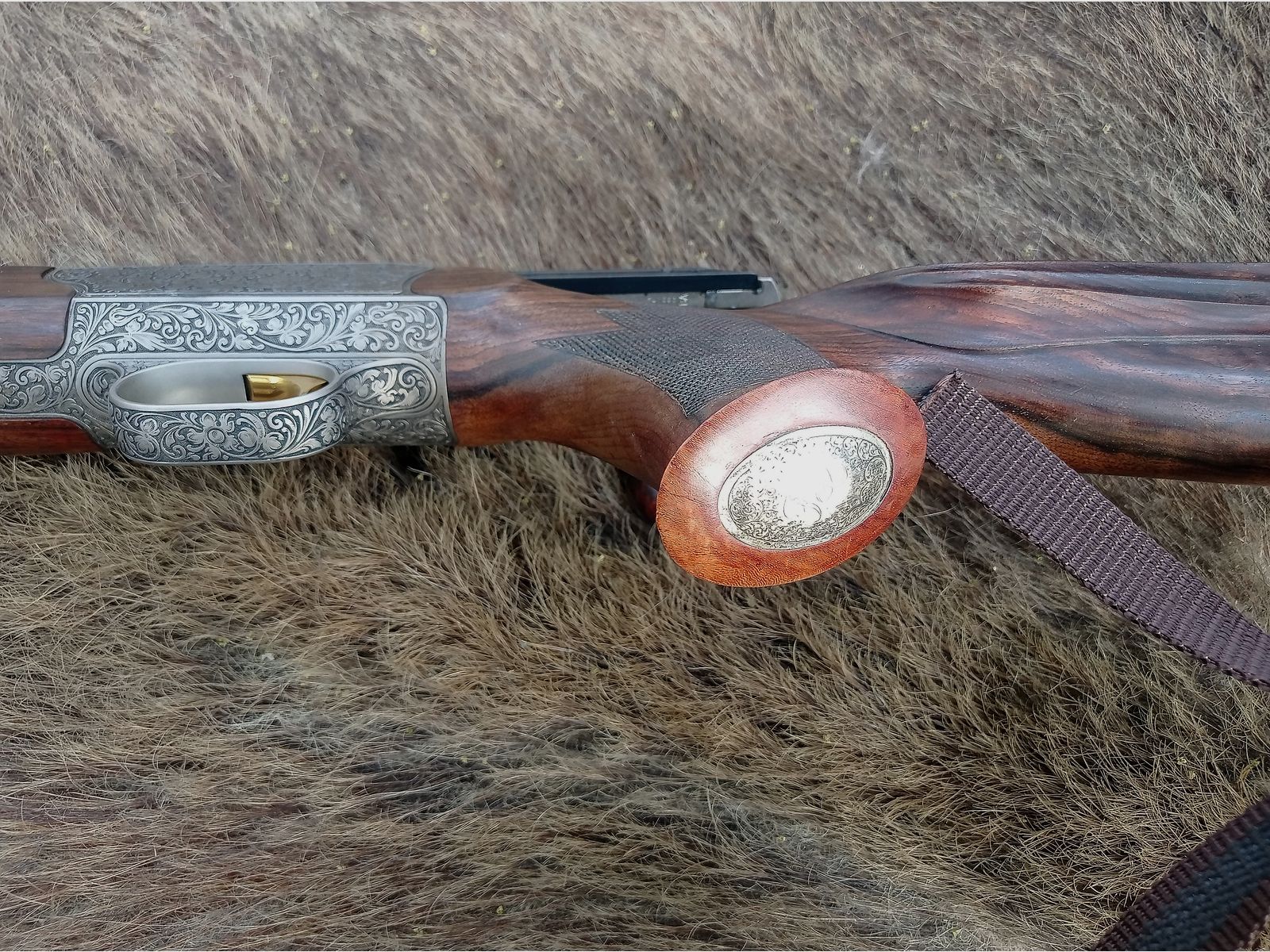 Blaser R93 vollgraviert mit unbenutztem Lauf in 8x68S Holzklasse 9 