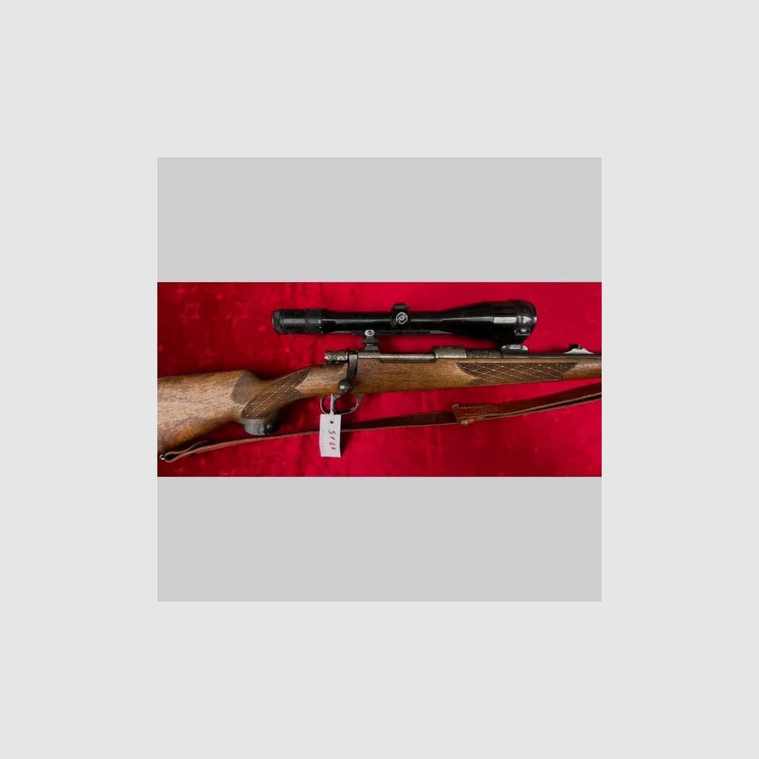 Mauser Modell 98 Cal. 300 WinMag mit sehr schönen Silbereinlagen und tiefen Gravuren 