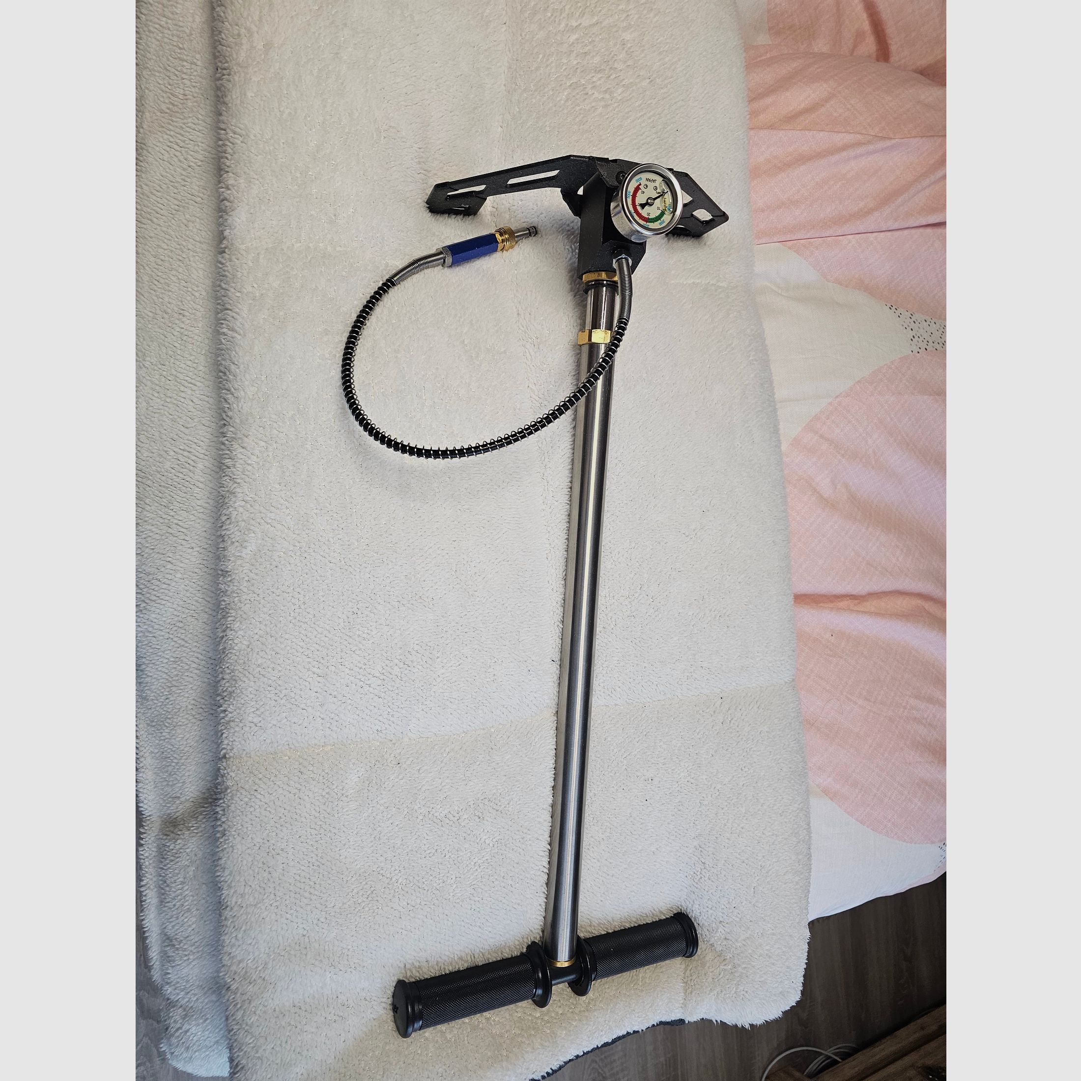Pressluftgewehr mit Pumpe