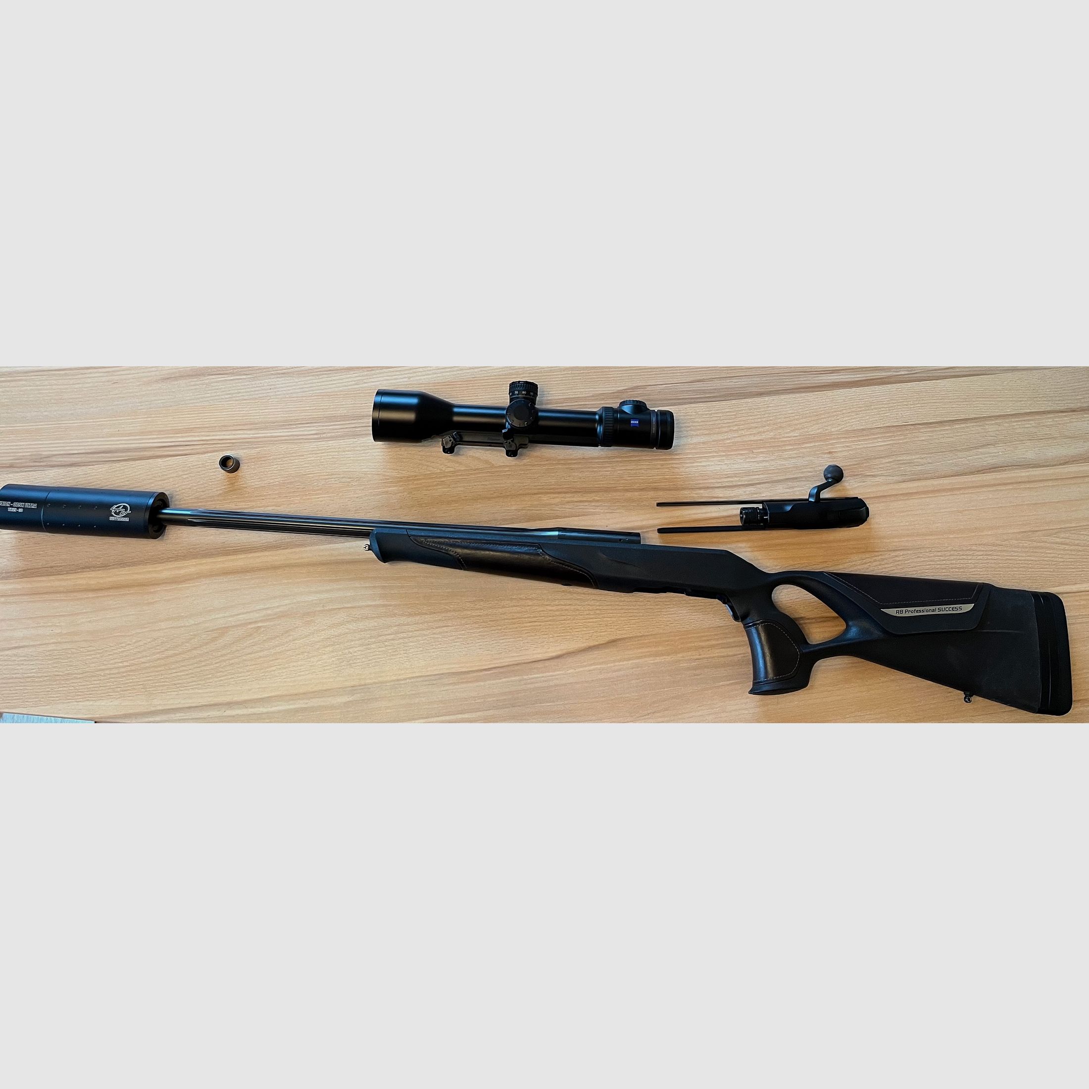 Blaser R8 Professional SUCCESS Leather 8X57JS Complete Offer