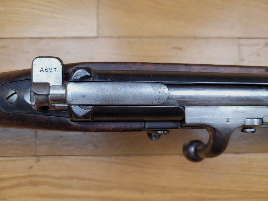 Rarissime portugiesisches Kavalleriegewehr Modell 1886 – Kropatschek-System – 3.000 Exemplare(!) von Steyr – 8x56mm Original – Wunderschöne Macarons – Waffe von 1886 mit Monogramm von König Ludwig I. – TBE, Bild 19 von 33