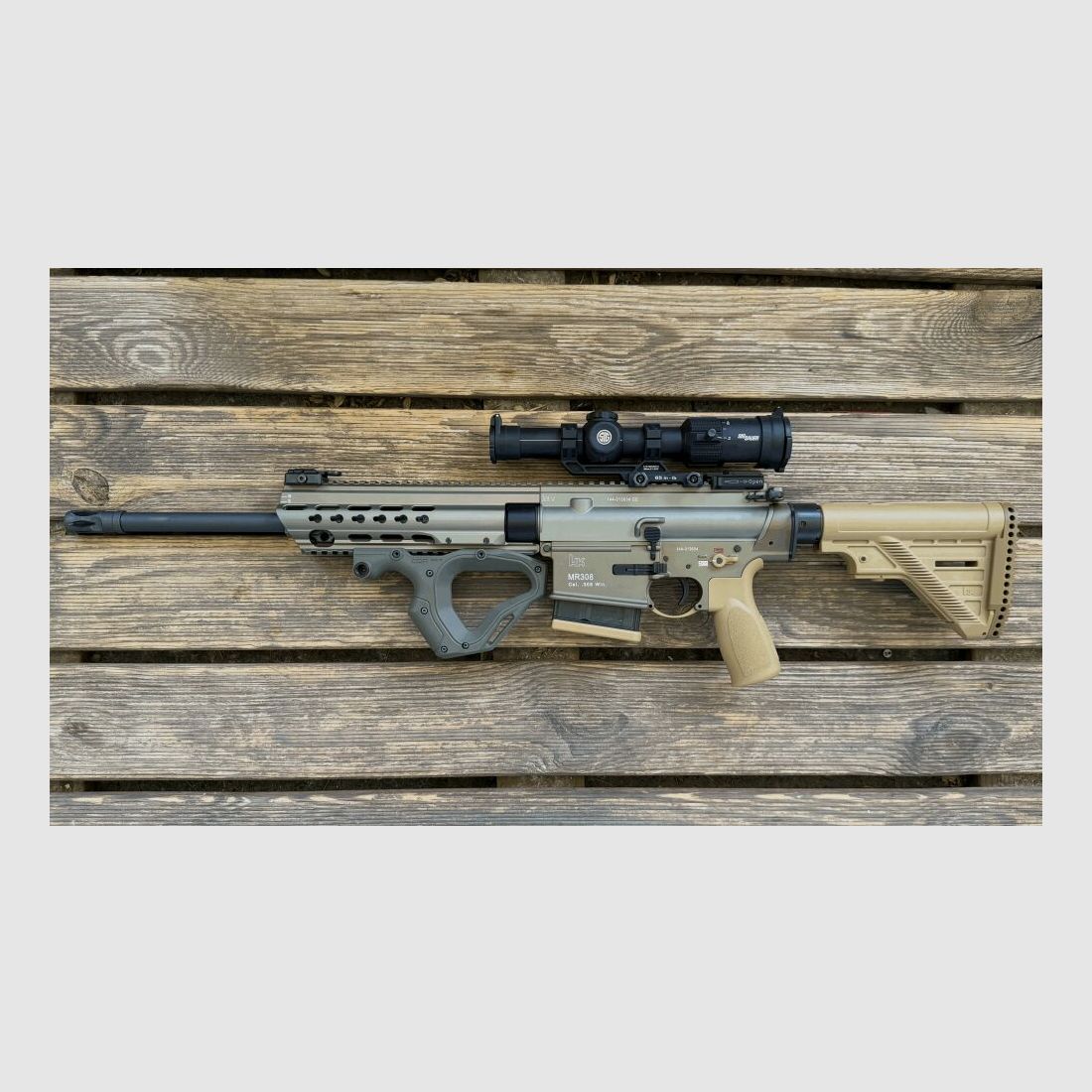 Heckler & Koch MR 308 con Sig Sauer Tango 1-6 x24 CQR Grip .308Win